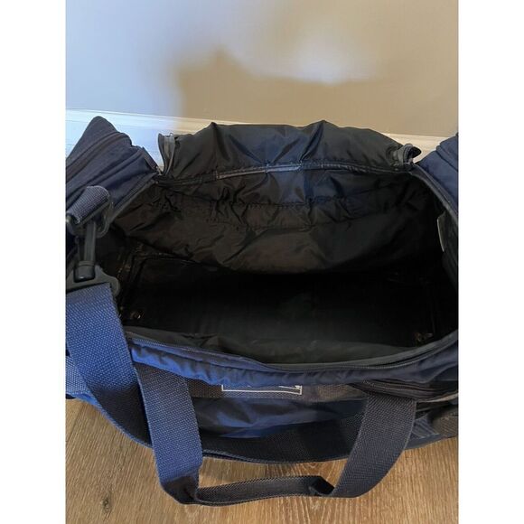 Vintage Nike Gray Tag Blue Duffle Gym Bag Zip Shoulder Strap - Picture 5 of 6
